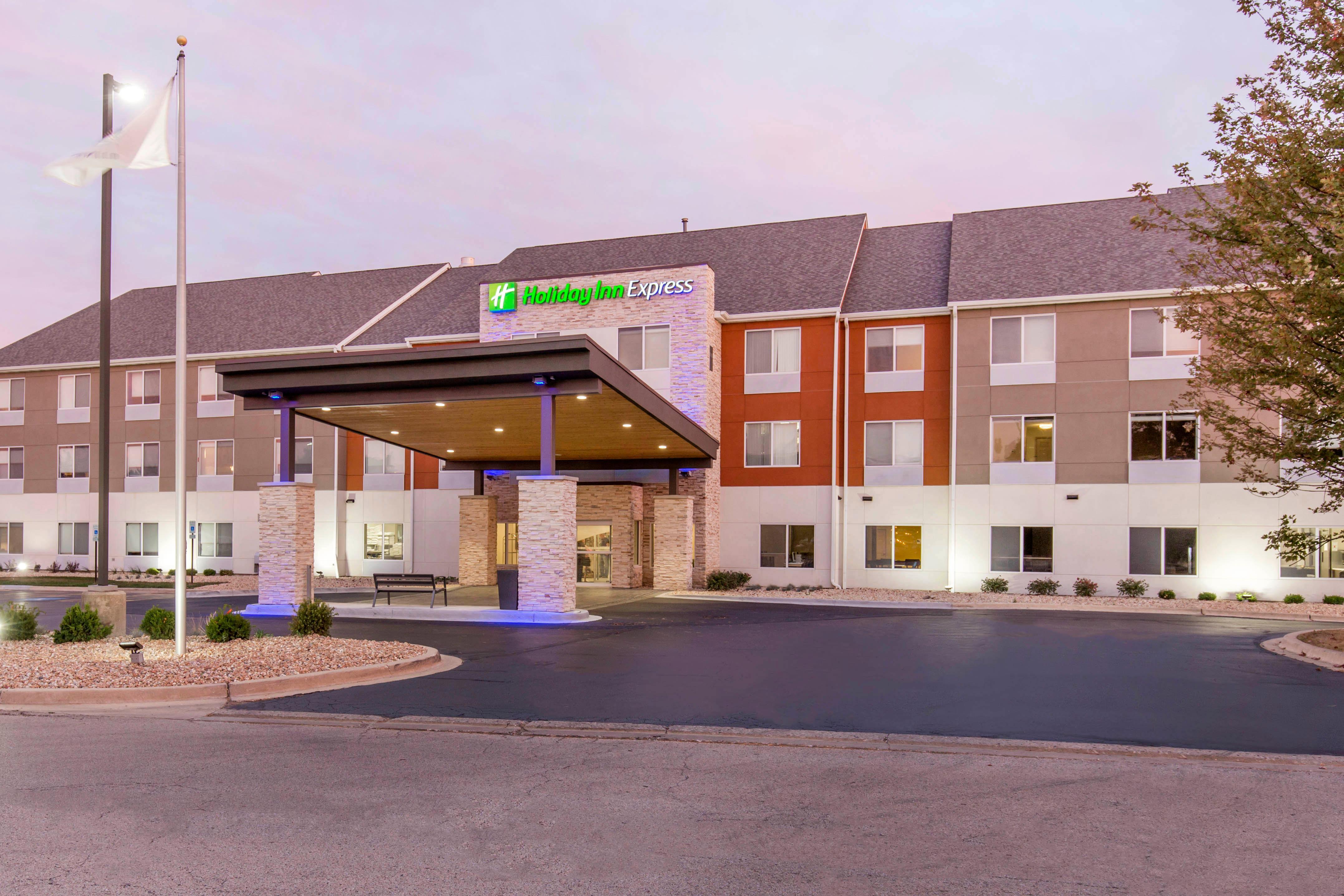 Holiday Inn Express And Suites Chicago West - St Charles By Ihg Saint Charles Eksteriør billede