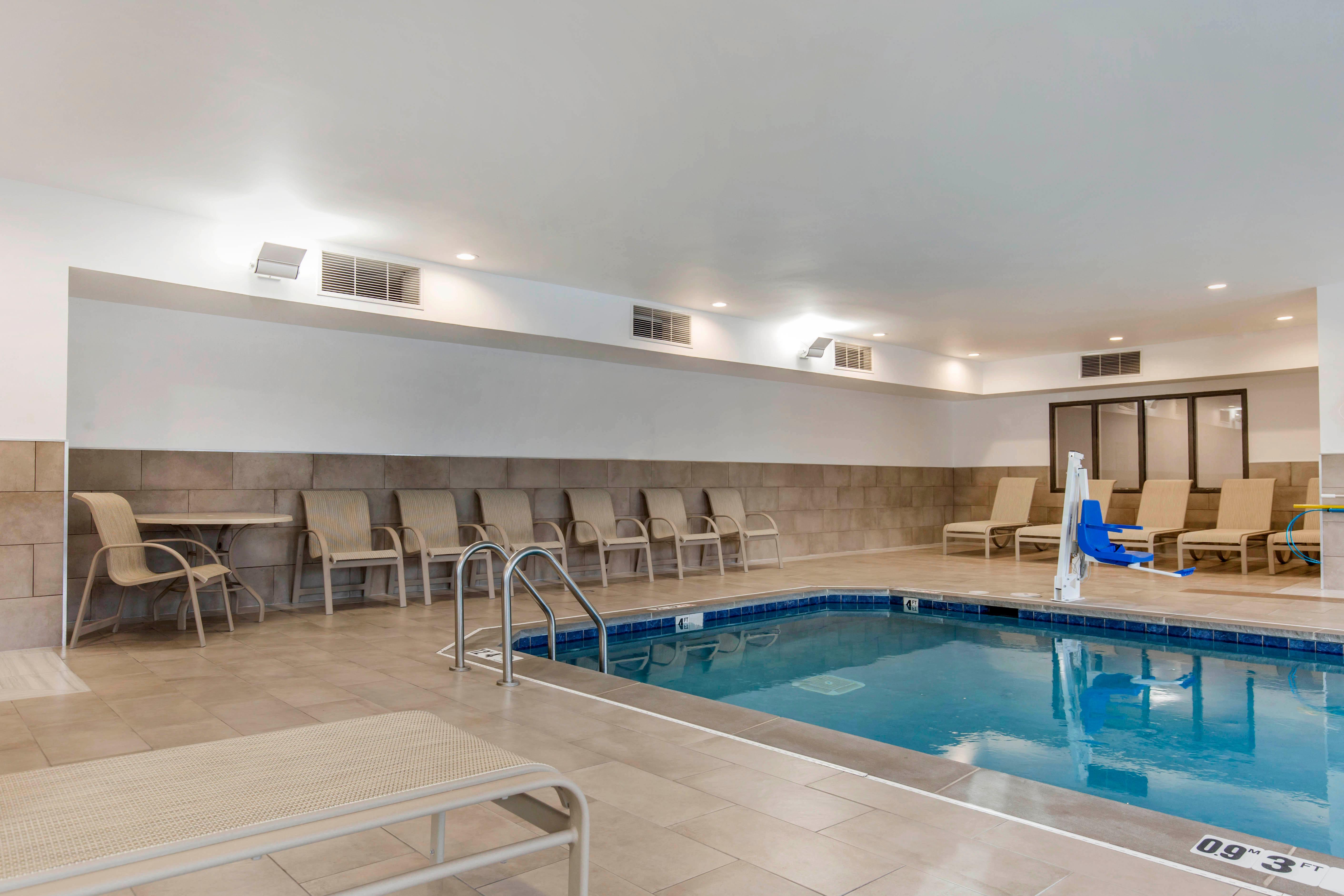 Holiday Inn Express And Suites Chicago West - St Charles By Ihg Saint Charles Eksteriør billede