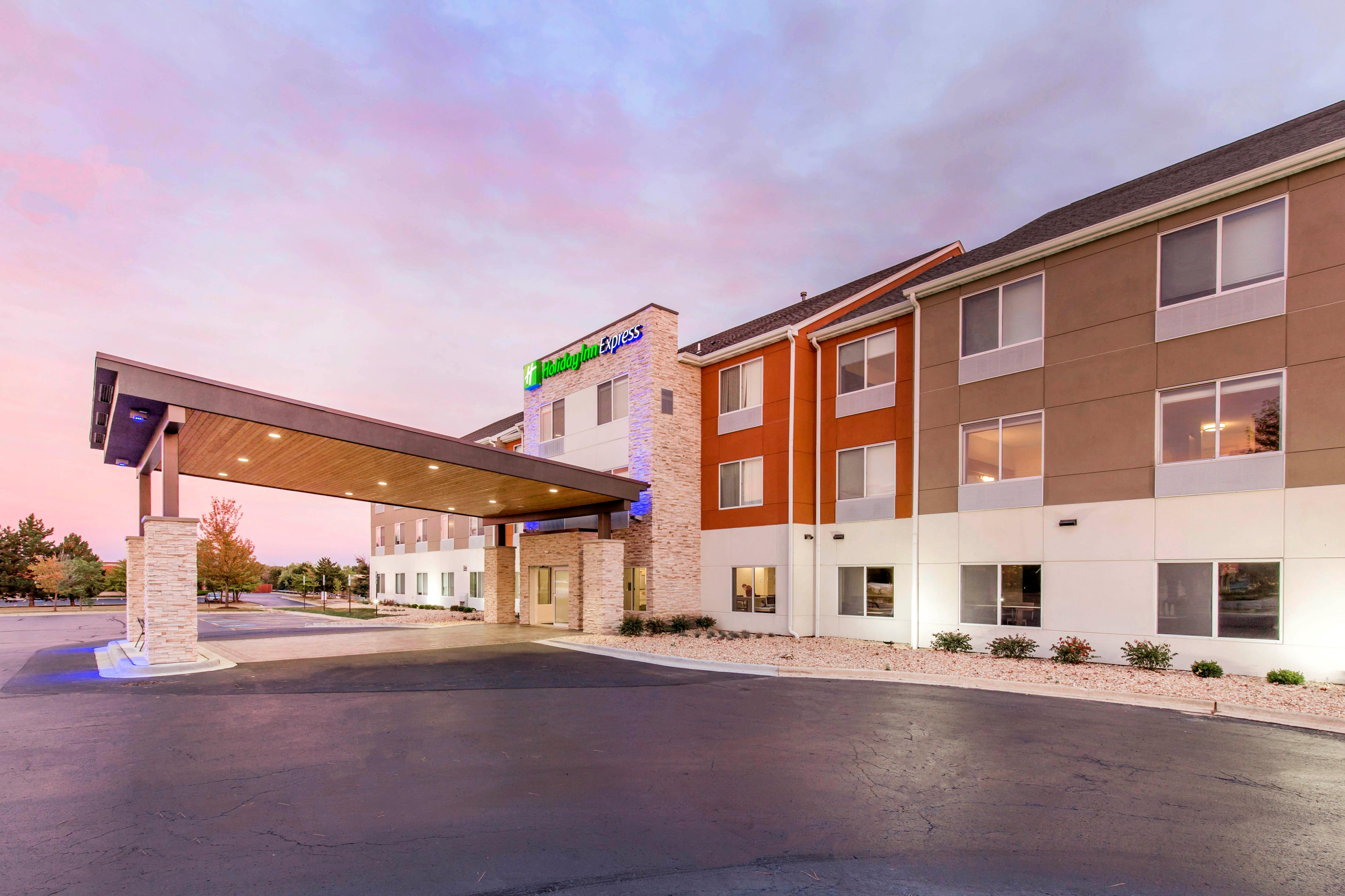 Holiday Inn Express And Suites Chicago West - St Charles By Ihg Saint Charles Eksteriør billede