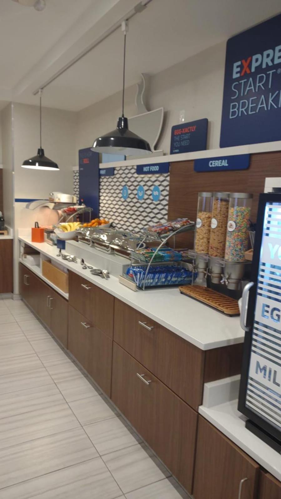 Holiday Inn Express And Suites Chicago West - St Charles By Ihg Saint Charles Eksteriør billede