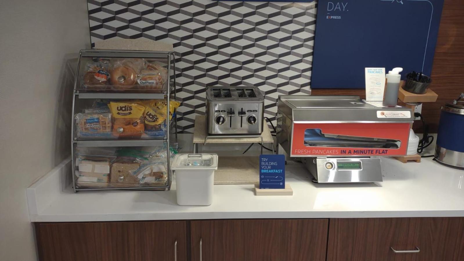 Holiday Inn Express And Suites Chicago West - St Charles By Ihg Saint Charles Eksteriør billede